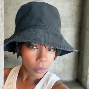 Universal Thread Black Wide-Brim Bucket Hat